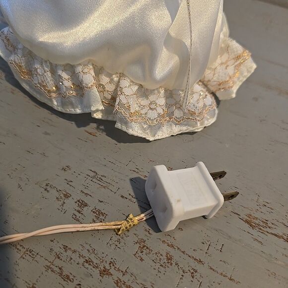 Vintage Christmas Angel Tree Topper Light Up Wings Candle White Gown - Picture 6 of 6